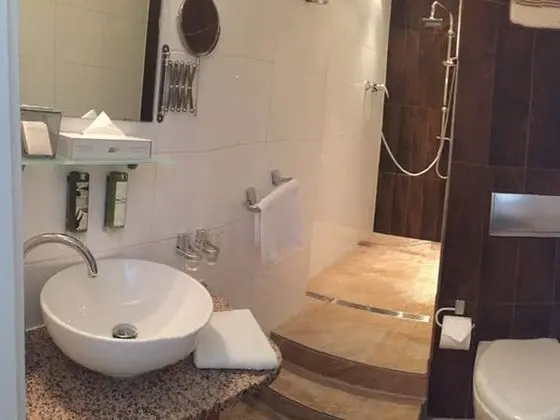 Comfort Tek Büyük Yataklı Oda
