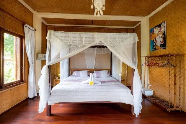 Büyük Yataklı Tek Kişilik Oda (Villa Bambu Kura-Kura)