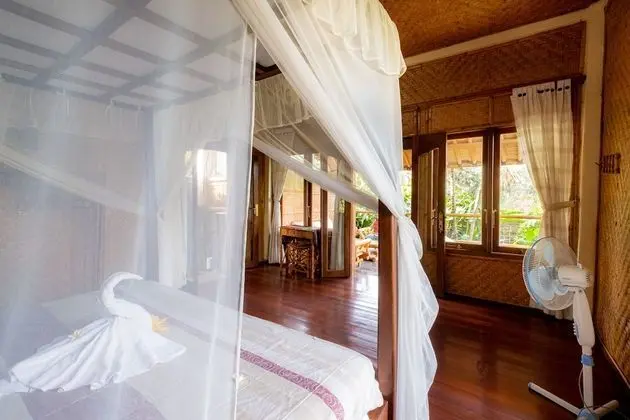 Büyük Yataklı Tek Kişilik Oda (Villa Bambu Kura-Kura)