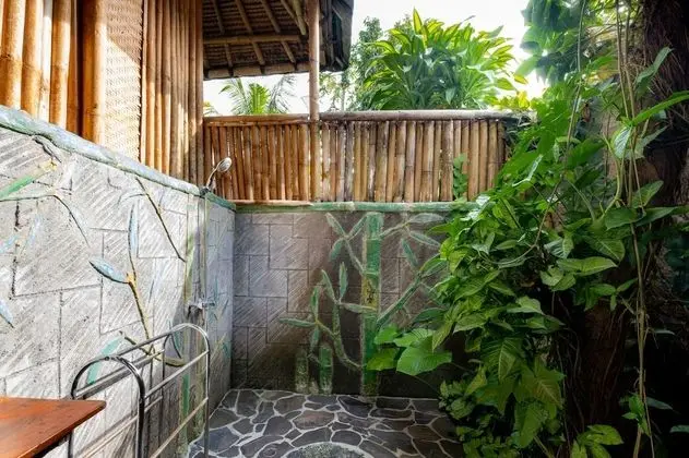 Büyük Yataklı Tek Kişilik Oda (Villa Bambu Kura-Kura)