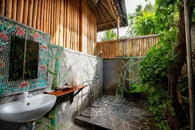 Büyük Yataklı Tek Kişilik Oda (Villa Bambu Kura-Kura)