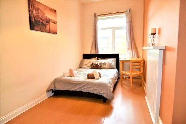 Basic Tek Büyük Yataklı Oda, 1 Çift Kişilik Yatak, Ortak Banyo (U7)