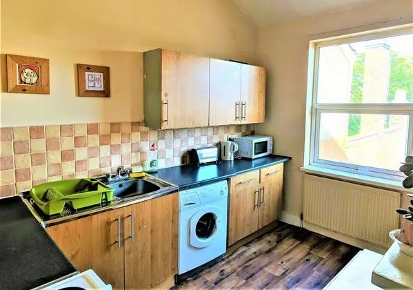 Basic Tek Büyük Yataklı Oda, 1 Çift Kişilik Yatak, Ortak Banyo (U7)