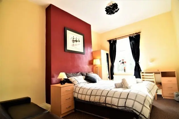 Üç Kişilik Oda, Ortak Banyo (U4)