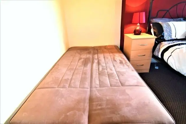 Üç Kişilik Oda, Ortak Banyo (U4)