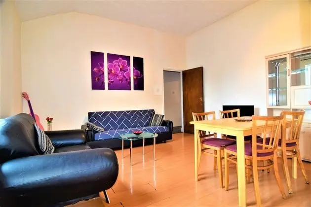 Üç Kişilik Oda, Ortak Banyo (U4)