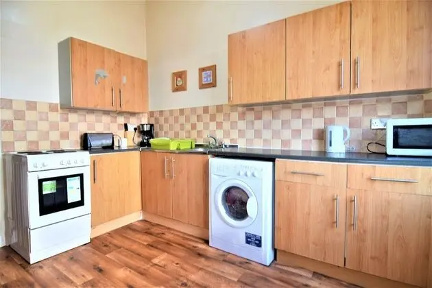 Üç Kişilik Oda, Ortak Banyo (U4)