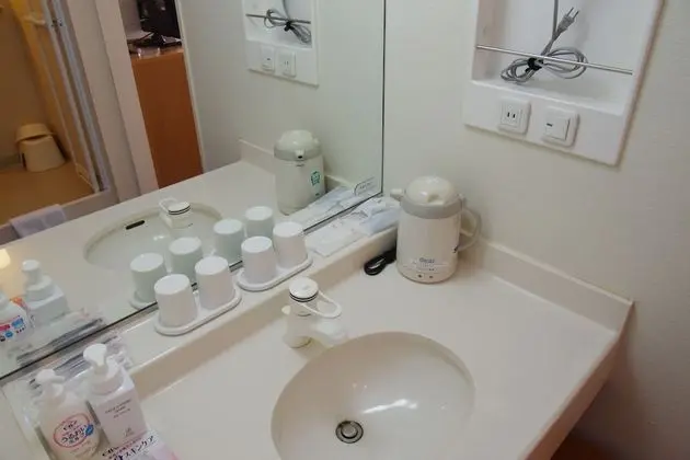 Moderate Room with Shower, Non Smoking