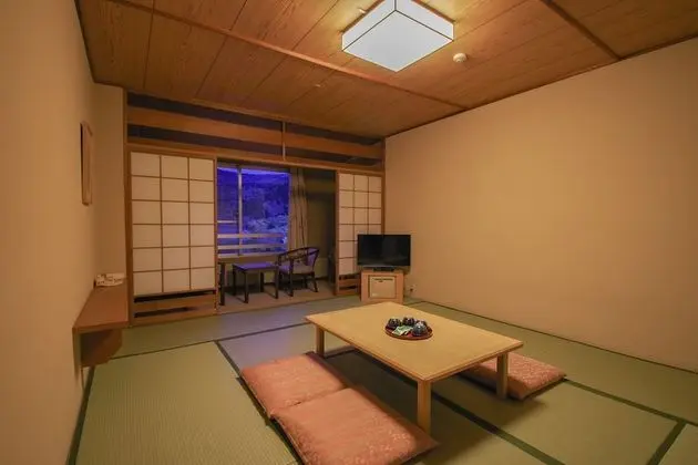 Traditional Oda, Sigara İçilebilir, Ortak Banyo (Japanese Style)