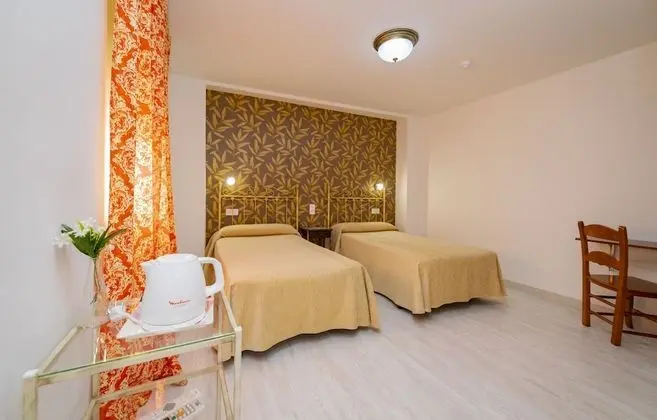 Tek Büyük veya İki Ayrı Yataklı Oda