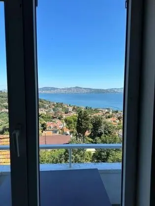 Balkonlu Superior Oda, Deniz Manzaralı, Ortak Banyolu