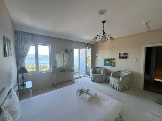 Balkonlu Superior Oda, Deniz Manzaralı, Ortak Banyolu