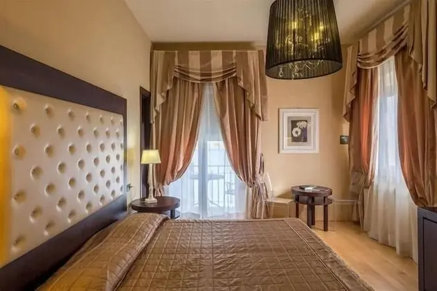 Superior Tek Büyük veya İki Ayrı Yataklı Oda