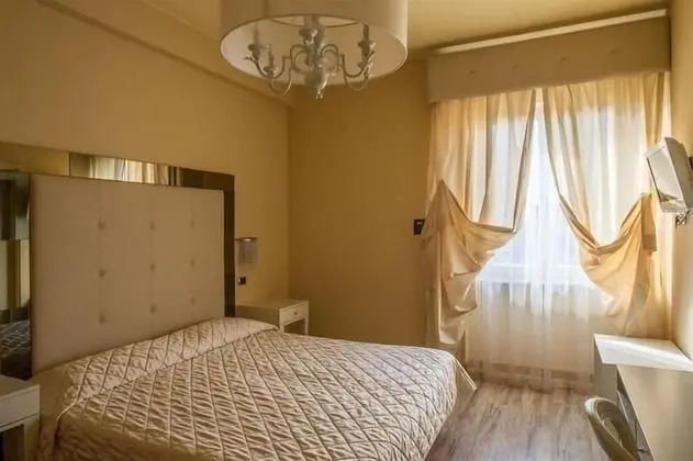 Üç Kişilik Oda