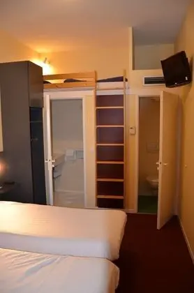 Standard Üç Kişilik Oda, 3 Tek Kişilik Yatak