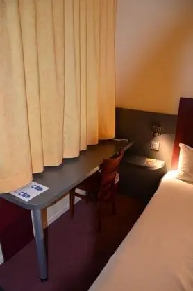 Standard Üç Kişilik Oda, 3 Tek Kişilik Yatak