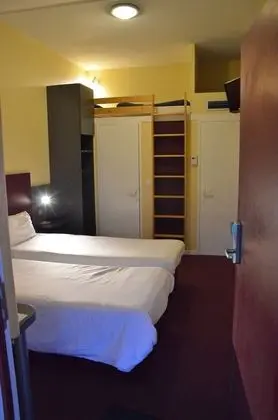 Standard Üç Kişilik Oda, 3 Tek Kişilik Yatak