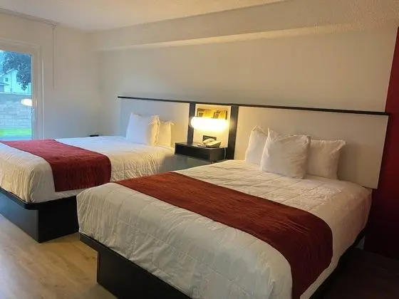 2 Queen Beds Ground Floor