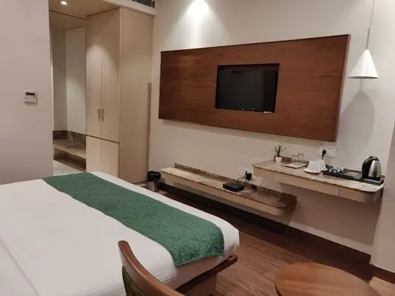 Deluxe Tek Büyük Yataklı Oda, 1 Yatak Odası, Sigara İçilebilir, Şehir Manzaralı