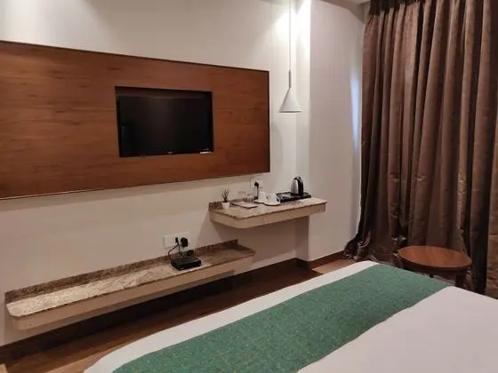 Deluxe Tek Büyük Yataklı Oda, 1 Yatak Odası, Sigara İçilebilir, Şehir Manzaralı