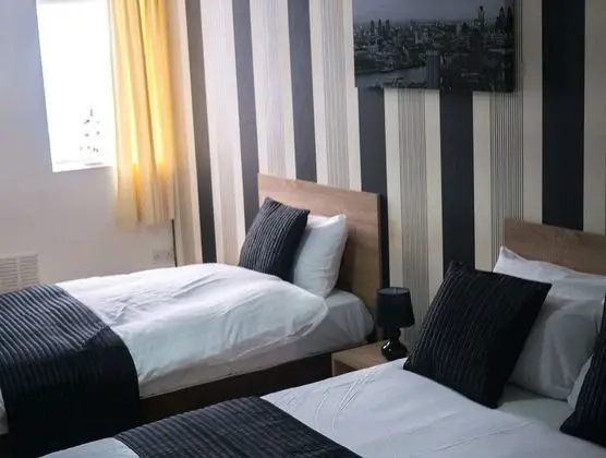 Üç Kişilik Oda