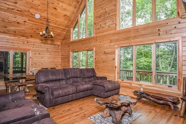 Ev, Birden Çok Yatak, Sıcak Su Havuzu