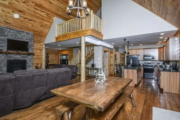 Ev, Birden Çok Yatak, Sıcak Su Havuzu