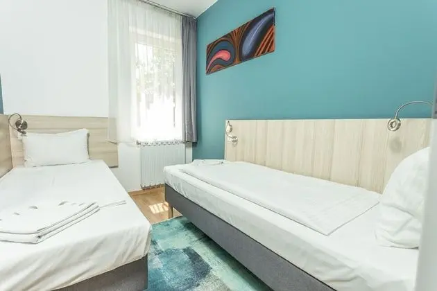 Deluxe 3 bedroom Apartment