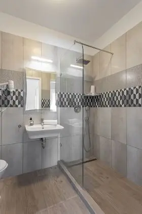Deluxe 3 bedroom Apartment