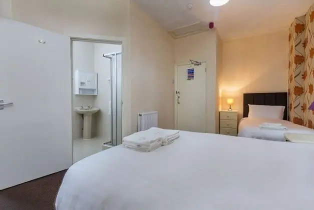 Üç Kişilik Oda (2 adults, 1 child)