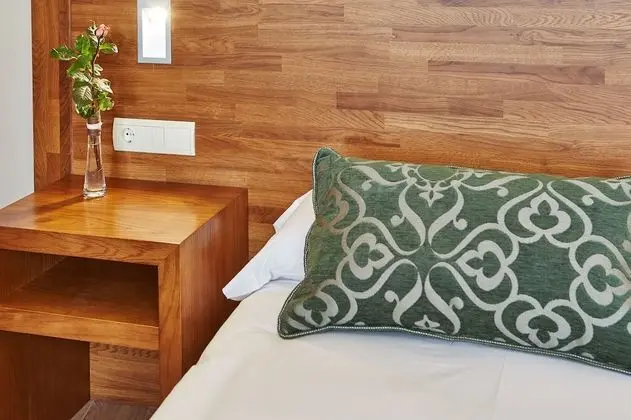 Büyük Yataklı Tek Kişilik Oda