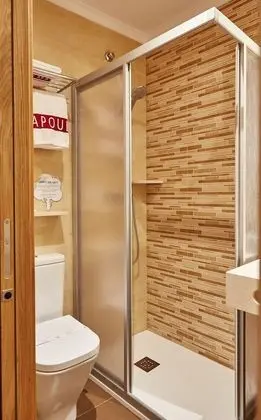 Büyük Yataklı Tek Kişilik Oda