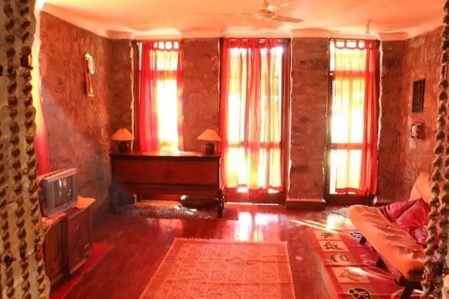 Kır Evi