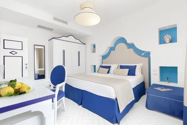 Design Tek Büyük Yataklı Oda, Balkon, Ek Bina