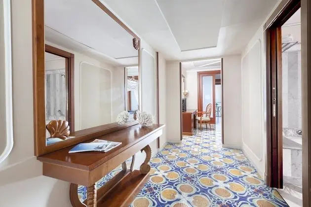 Süit, Balkon, Deniz Manzaralı