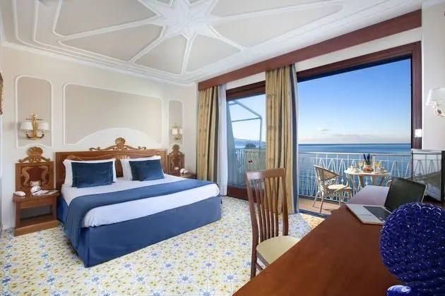 Superior Tek Büyük Yataklı Oda, Balkon, Deniz Manzaralı