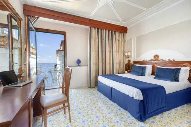 Superior Tek Büyük Yataklı Oda, Balkon, Deniz Manzaralı