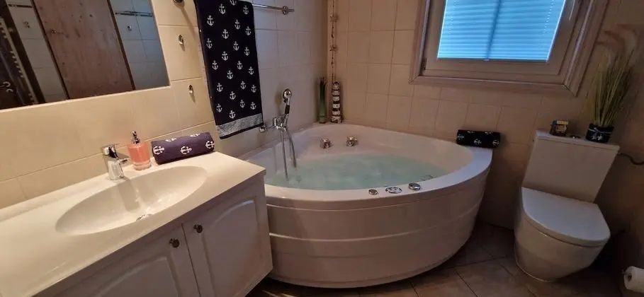 Ev, Özel Banyo, Deniz Manzaralı