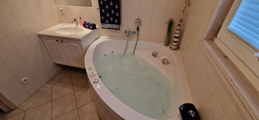 Ev, Özel Banyo, Deniz Manzaralı