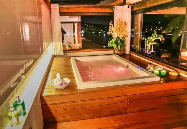 Suite Master, Sea View