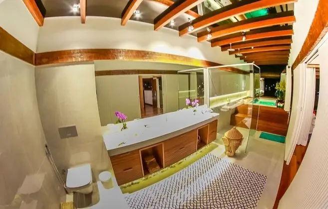 Suite Master, Sea View