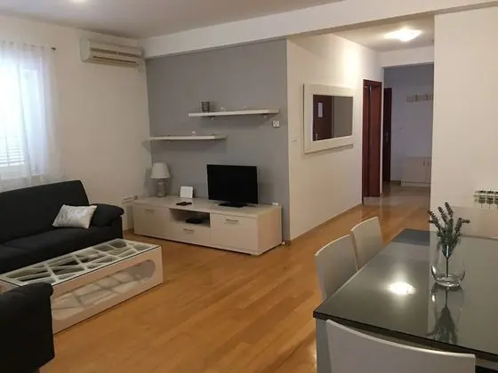 Apart Daire (Mar - private parking - A1(4))