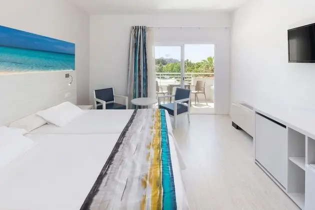 Tek Büyük Yataklı Oda (2 Adults + 1 Child)