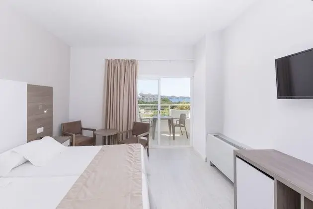 Tek Büyük Yataklı Oda, Deniz Manzaralı (2 Adults + 1 Child)