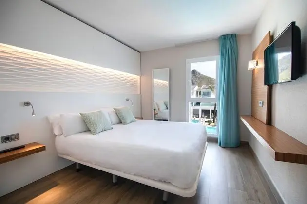 Süit, 1 Yatak Odası, Balkon, Havuz Manzaralı