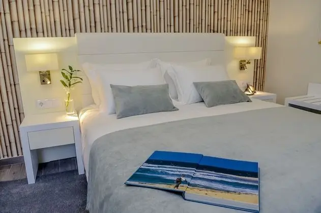 Standard Tek Büyük veya İki Ayrı Yataklı Oda, Havuz Manzaralı, Zemin Kat (3)