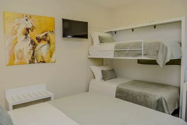 Standard Tek Büyük veya İki Ayrı Yataklı Oda, Havuz Manzaralı, Zemin Kat (3)