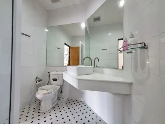 Üç Kişilik Oda