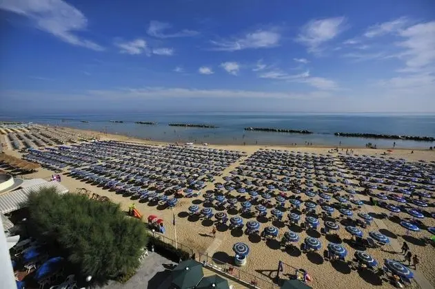 Superior Tek Büyük Yataklı Oda, Deniz Manzaralı (Le Sale)