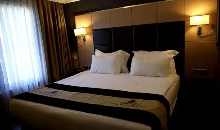 Suite Family Room